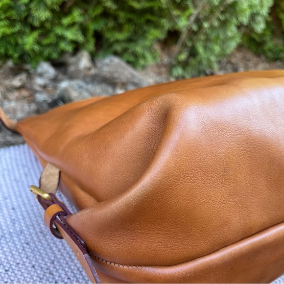 Dooney & Bourke Florentine Medium Leather Twist Sac Shoulder Bag in Natural - Picture 9 of 12